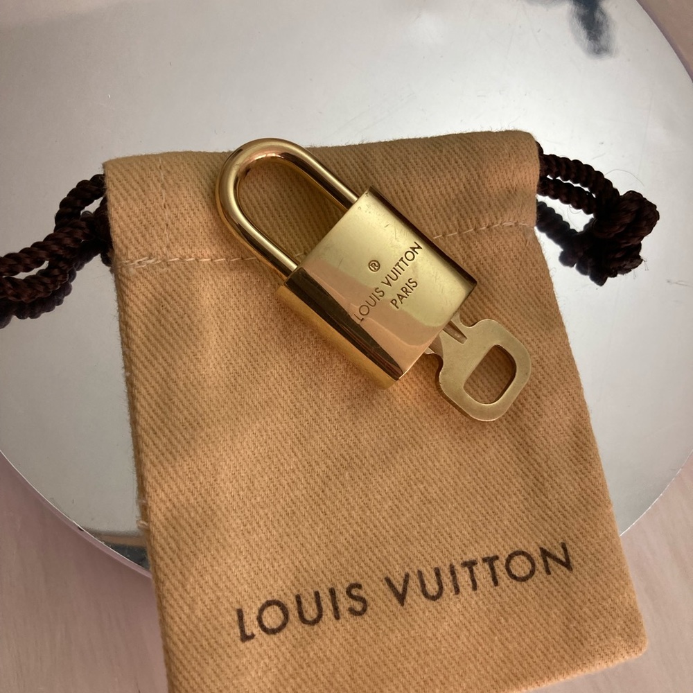 LV 🔐 #434 the 400 series - Picture 5 of 8